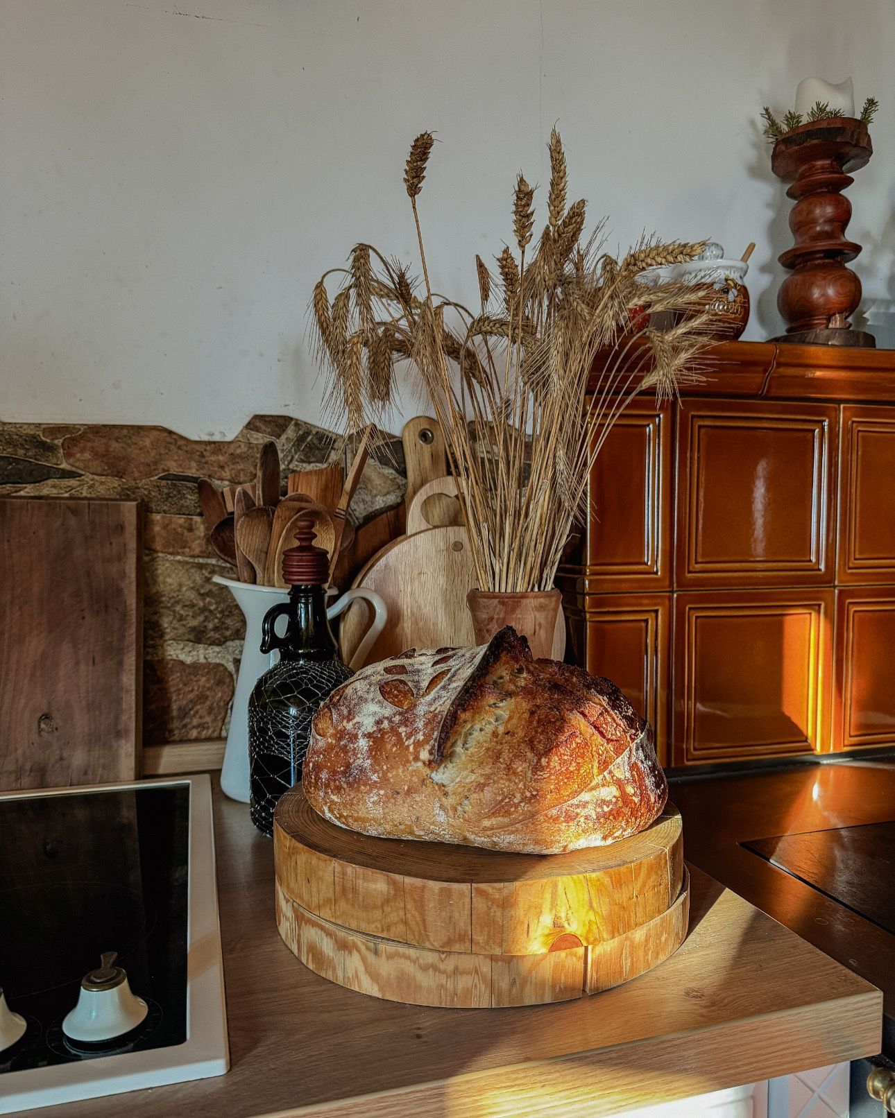 chalupa, les, bydlení, příběh, interiér, exteriér, příroda, chata