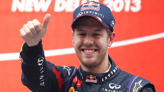 Sebastian Vettel potvrdil, že v současné formuli 1 nemá za volantem Red Bullu soupeře. Podívejtese, jak si vybojoval čtvrtý titul v řadě.