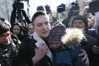 Soud poslal Savčenkovou na dva měsíce do vazby. Národní hrdinka čelí obvinění z pokusu o převrat