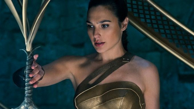Wonder Woman hraje dobře vybraná izraelská herečka Gal Gadotová.