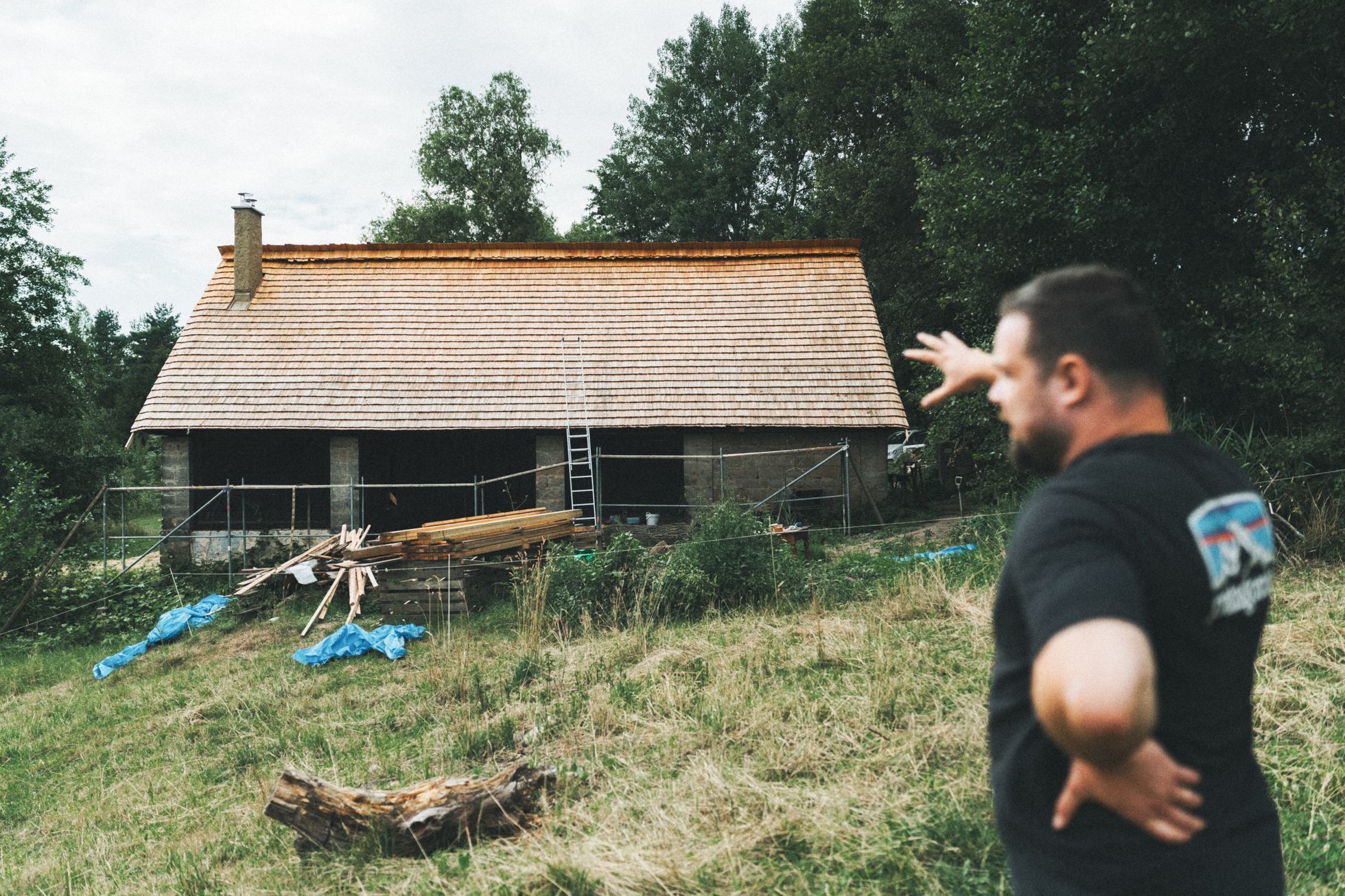 na okraji domov můj, kniha, rodina, bydlení, dům, podnikatel