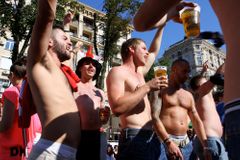 Za alkohol na ulici pokuta až 80 tisíc. Mallorce došla trpělivost s opilými turisty