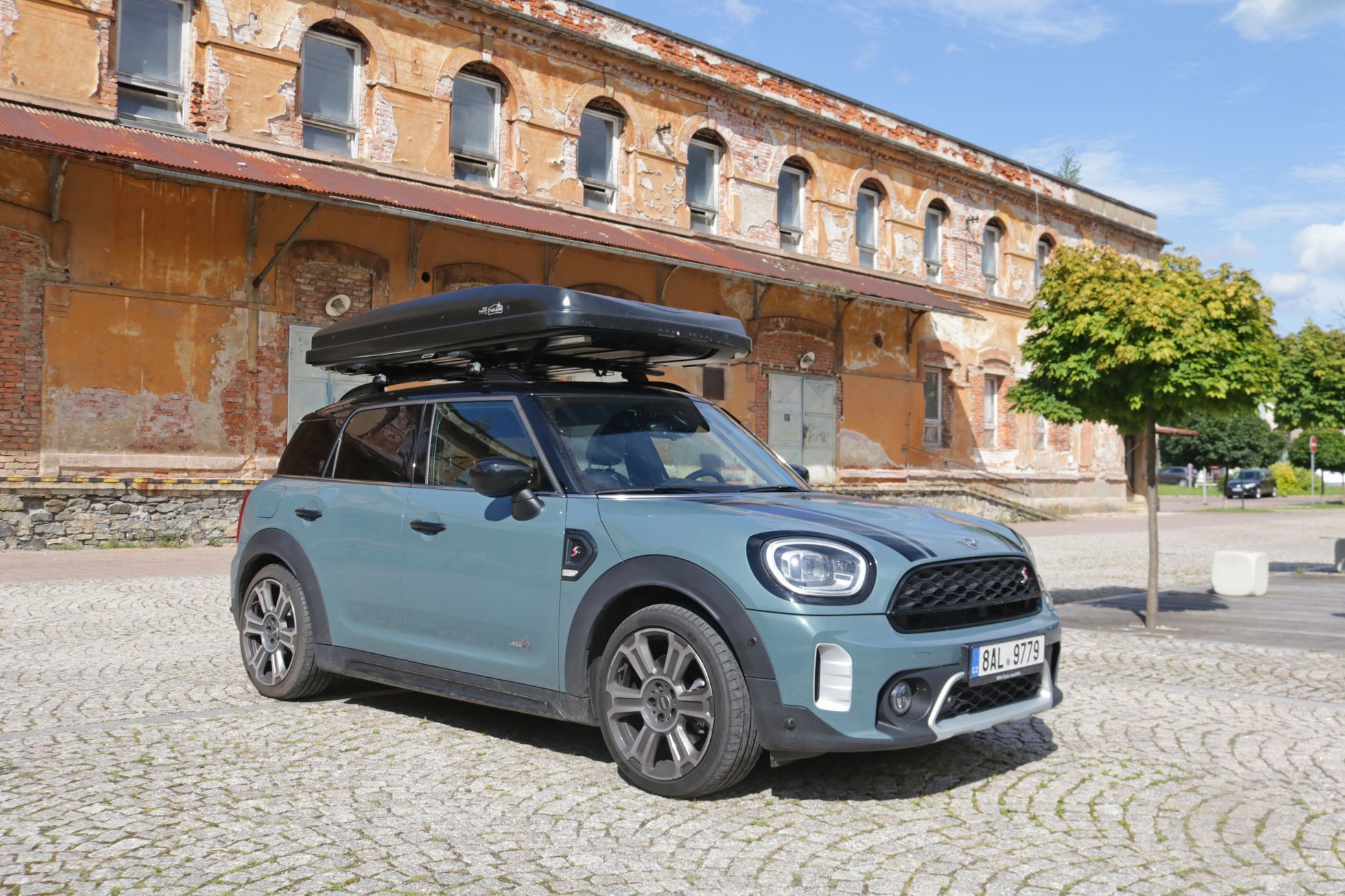 Mini Countryman SD obytný + stan