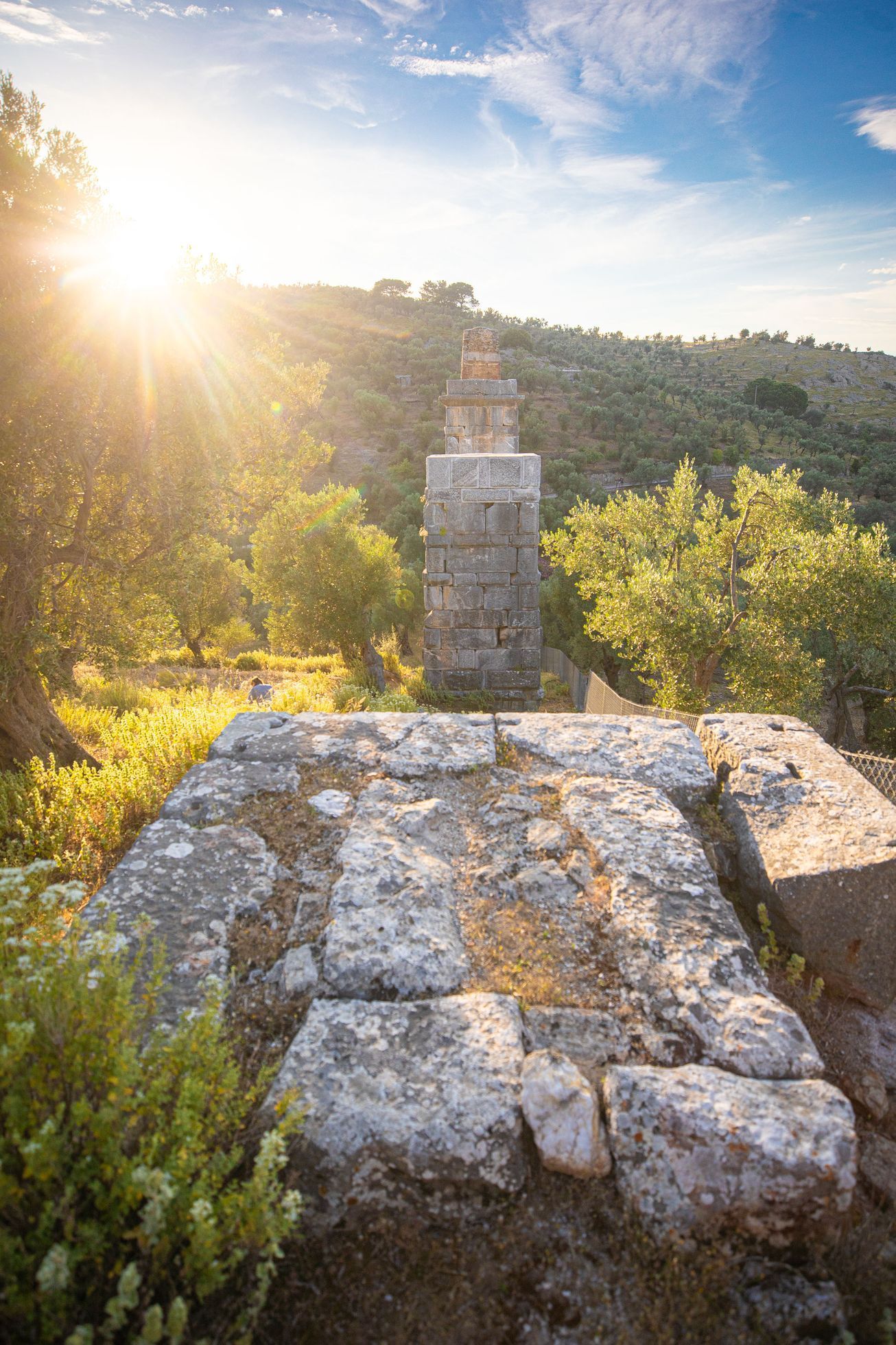 Lesbos turistické tipy, turismus, historie, antické památky, akvadukt, zkamenělý les UNESCO