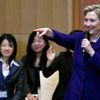 Hillary Clintonová cestuje po Asii