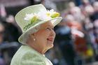 Britští bookmakeři vypsali sázky na to, jakou barvu klobouku královna na den oslav zvolí. U sázkové kanceláře Coral vedla modrá, následovaná žlutou, broskvovou a purpurovou. Těsně vedle...