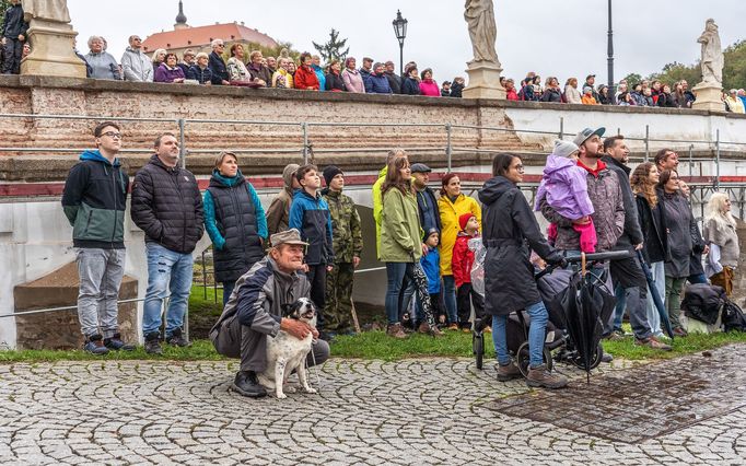 Roman Franc fotí skupinový portrét, Náměšť nad Oslavou, 5. října 2024