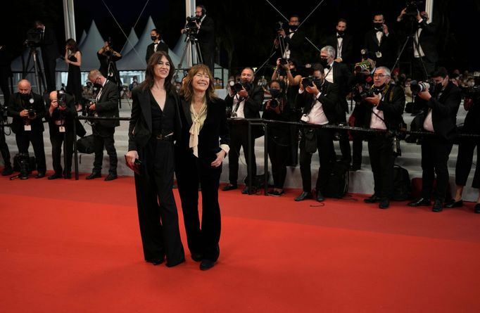 Charlotte Gainsbourgová a Jane Birkinová v Cannes.