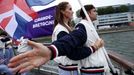 Zahajovací ceremoniál OH 2024 - Tom Daley a Helen Gloverová z Velké Británie