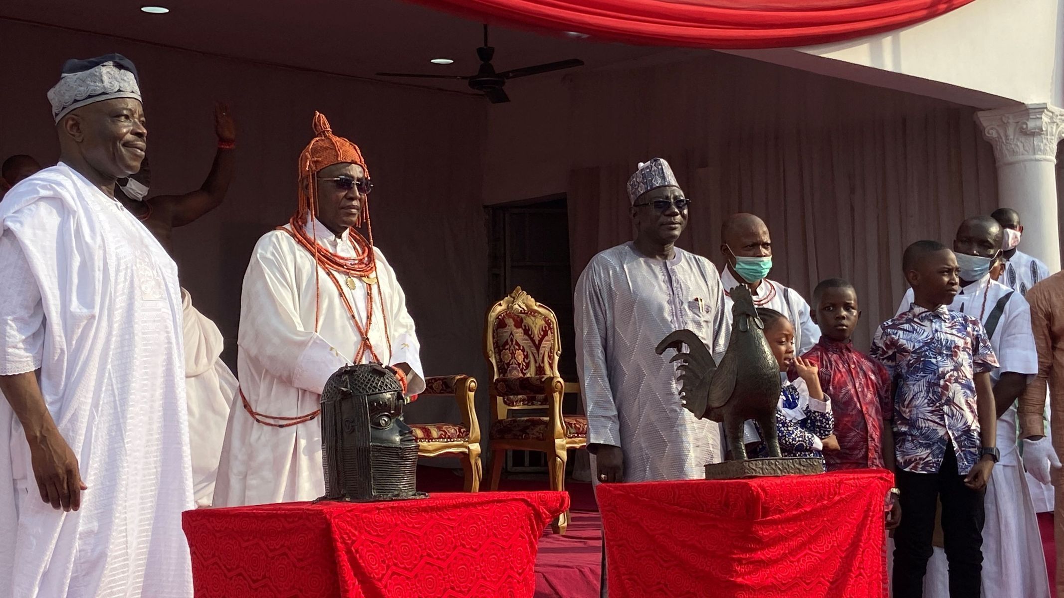 Beninské bronzy oba Ewuare II