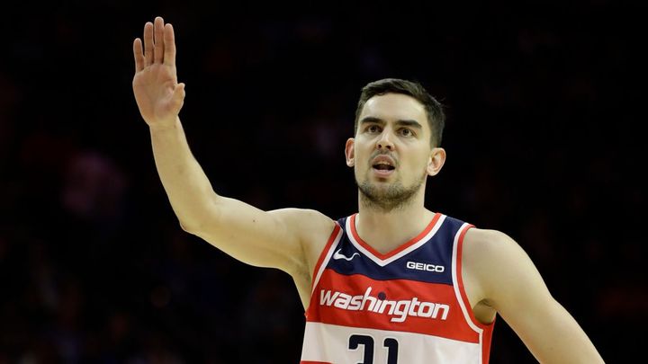 Babiš šel ve Washingtonu na zápas NBA. Basketbalista Satoranský se s ním odmítl sejít