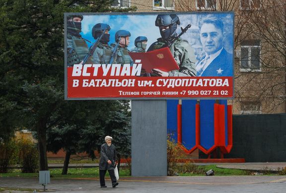 Billboard v Melitopolu vyzývající ke vstupu do ruské armády.