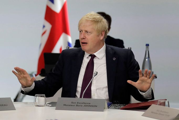 Boris Johnson na summitu G7 ve francouzském Biarritzu.