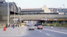 Pohled na nádraží Friedrichstrasse v Berlíně v roce 1982.