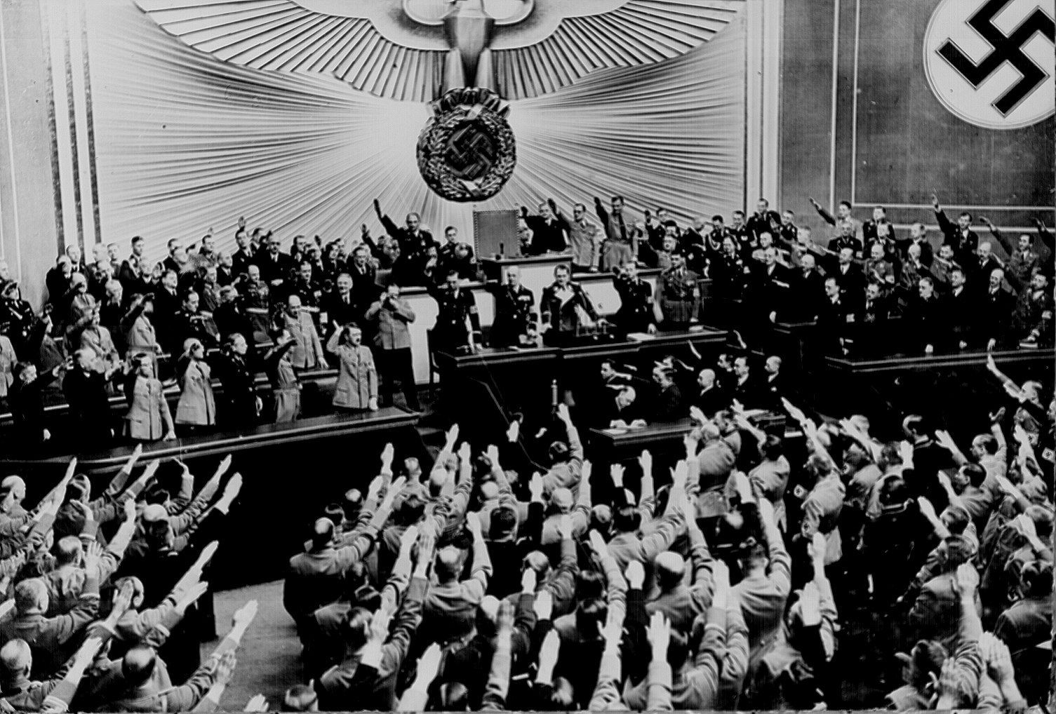 Hitler po anšlusu Rakousko v Reichstagu