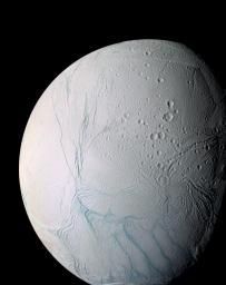 Další z měsíců Saturnu - Enceladus
