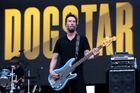 Na Rock for People zahrál Keanu Reeves na basu, Stach zpovídal zpěváka Offspring