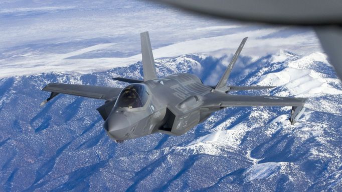 Americký stíhací letoun F-35 Lightning II na archivním snímku.