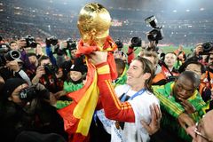 Tady hrozí červené karty i rodičům. I tak rostou budoucí sevillské hvězdy