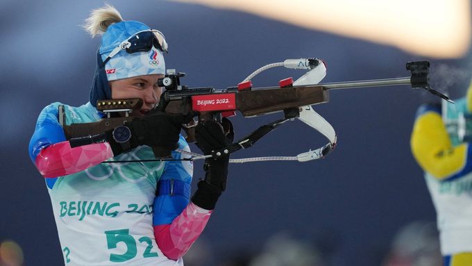 Ruská biatlonistka Kristina Rezcovová na letošní olympiádě v Pekingu, kde získala dvě medaile.