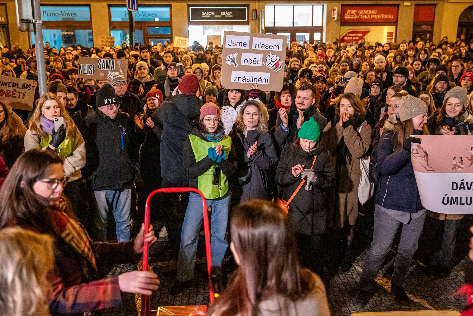 Demonstrace za spravedlnost pro oběti sexuálního násilí, znásilnění