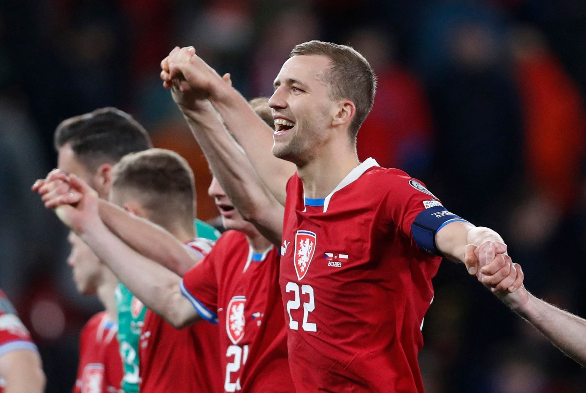 Tomáš Souček slaví vítězství českého týmu v kvalifikaci ME 2024 Česko - Polsko