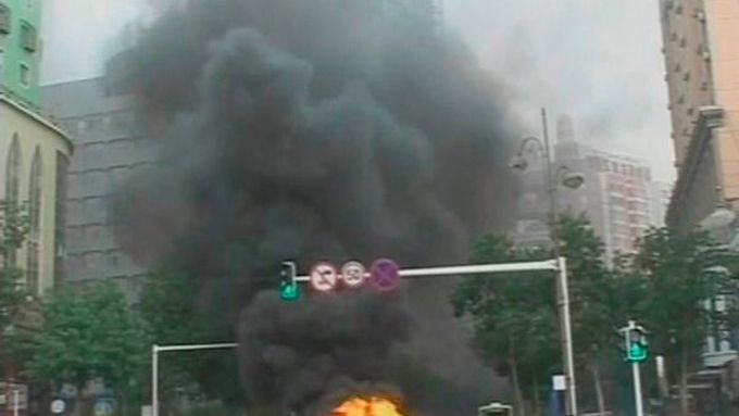 Nepokoje v Urumči, záběry stanice CCTV