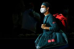 Smolný konec Federerova návratu. V Dauhá nevyužil mečbol a vypadl s Gruzíncem