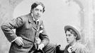 Oscar Wilde a lord Alfred Douglas v roce 1893.