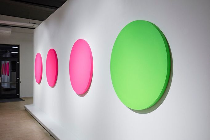 Snímek z výstavy Silné portfolio, kterou Vendule Chalánkové roku 2019 připravila brněnská Galerie Artikle.