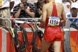 Po ulitém startu jednoho z překážkářů si Liou Siang začal odlepovat startovní čísla z dresu, byl konec. Mezi čínským publikem nastala panika.