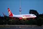 Air Berlin vede jednání o převzetí se třemi zájemci. Německá vláda si přeje Lufthansu