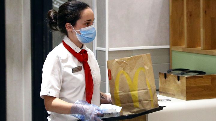 Fastfoody v USA řeší nedostatek pracovní síly. McDonald’s platí lidem jen za pohovor; Zdroj foto: Reuters