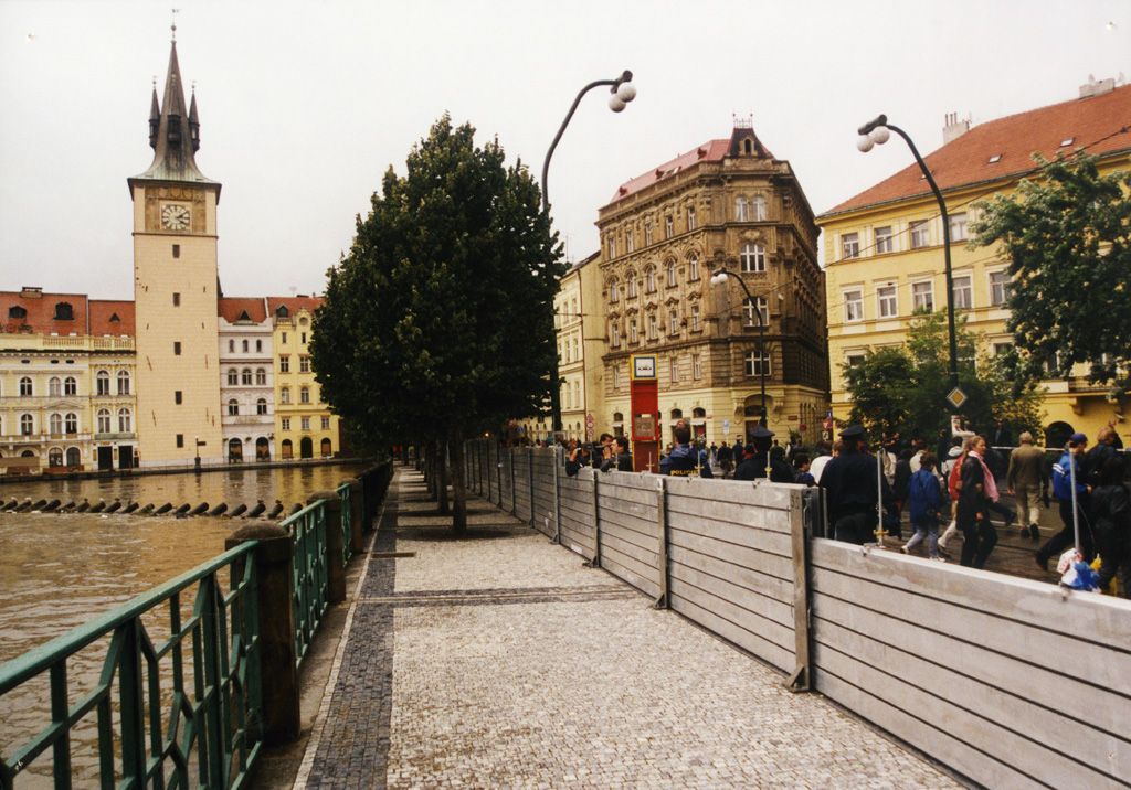 povodeň praha 2002