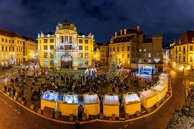 Průřez tvorbou externího fotografa Radoslava Vnenčáka za rok 2024.