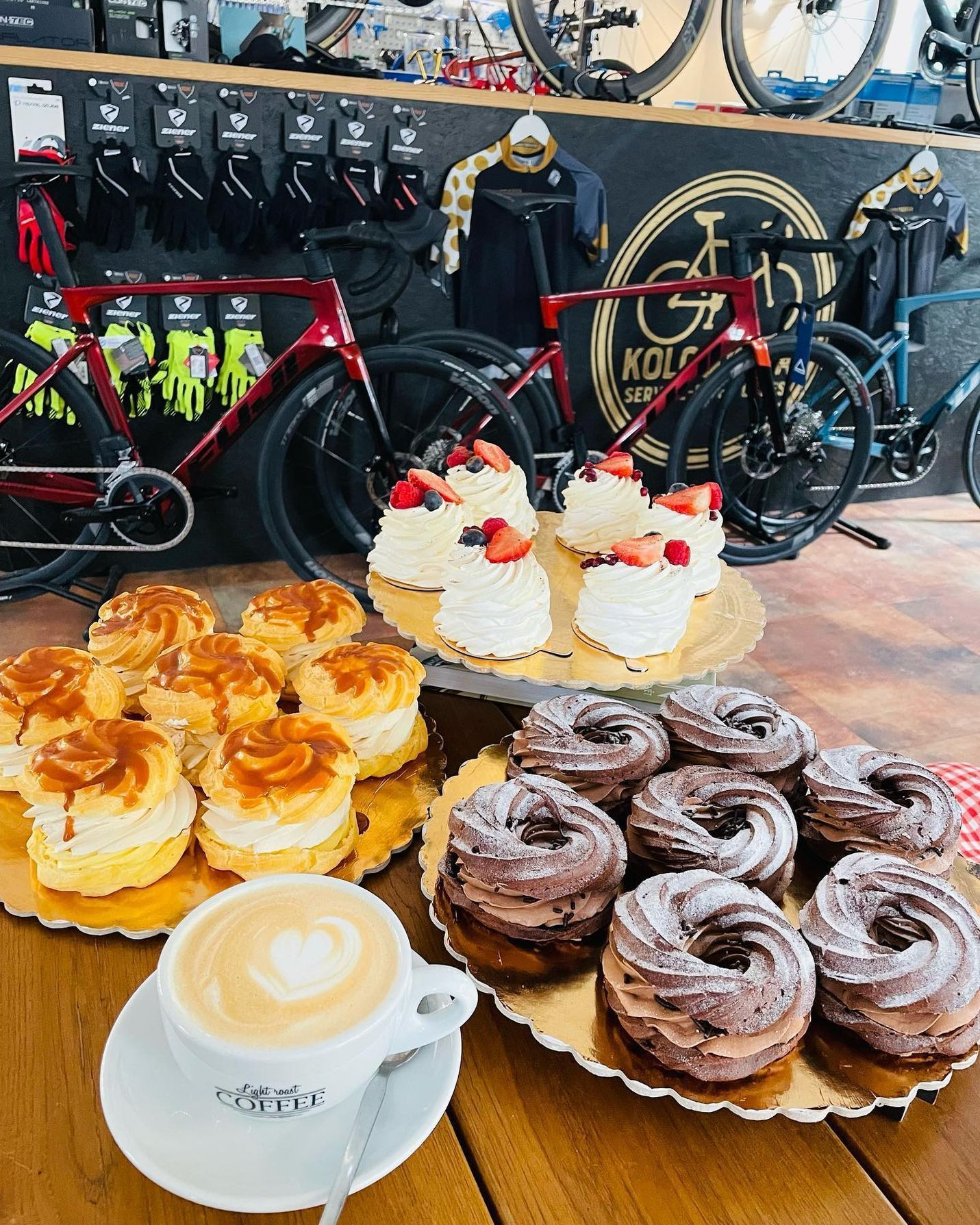 Kolo a káva, káva, kolo, kavárna, servis, podnik, Červený újezd