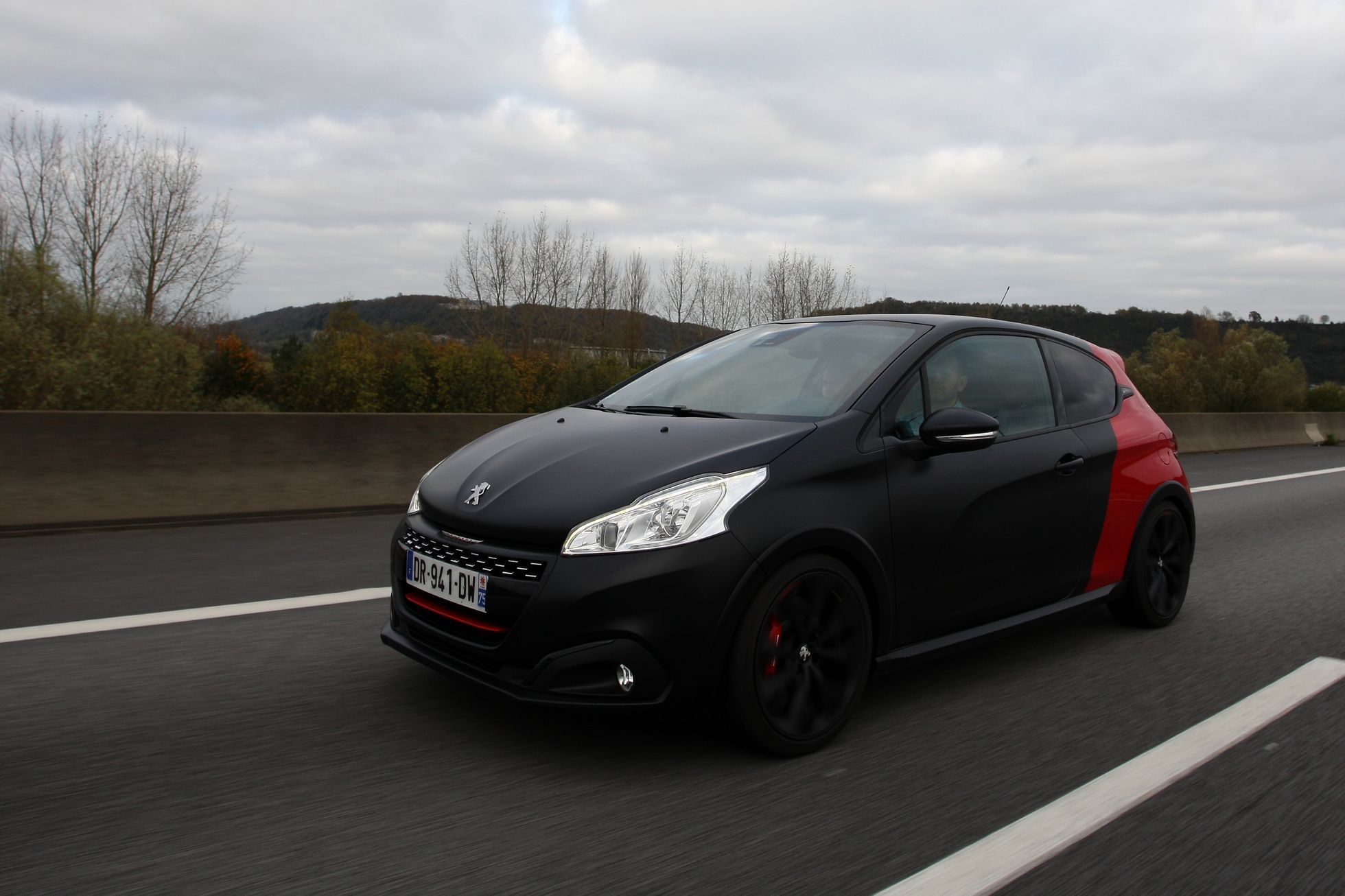 Peugeot 208 GTi by Peugeot Sport - jízda