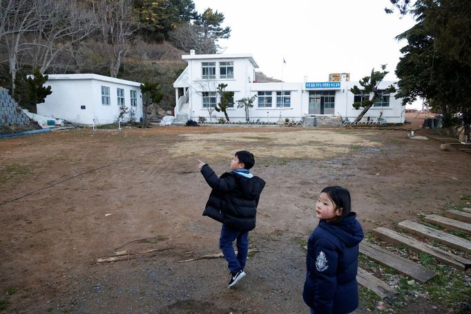 Jihokorejský ostrov Nokdo pomalu stárne. Většině obyvatel rybářské vesnice jen nad 60, žijí tu jen čtyři děti.