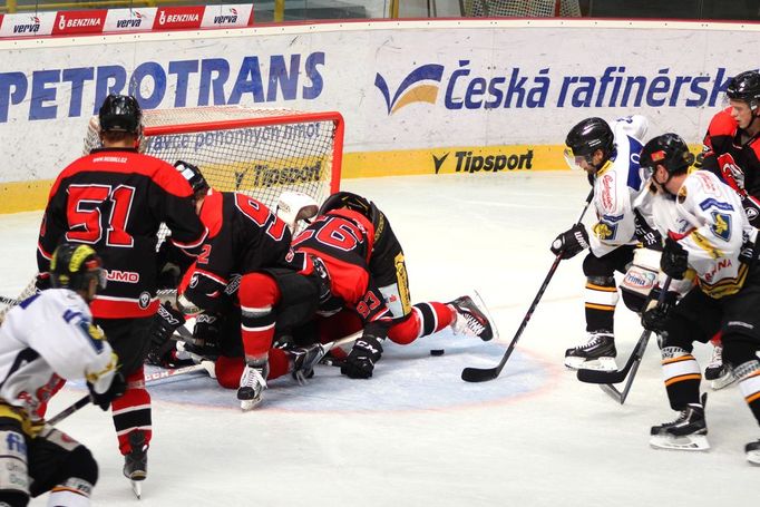 Hokejová Liga mistrů jim letos o krok unikla, přesto se znojemští hokejisté střetávají během přípravy na pátou sezónu v mezinárodní EBEL lize s předními evropskými kluby.