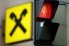 Rakouská Raiffeisen Bank kvůli tlaku kývla na odchod z Ruska. Termín ale neupřesnila