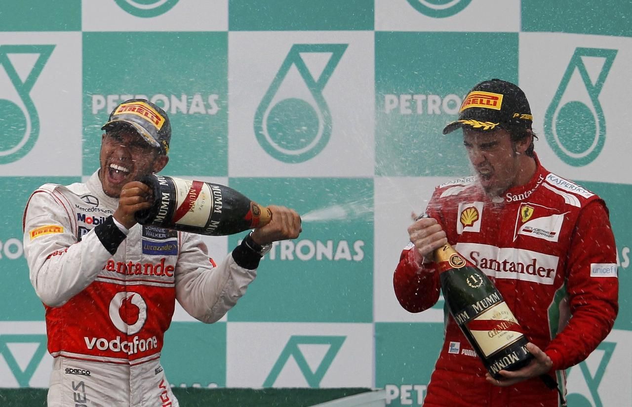 Alonso a Hamilton slaví