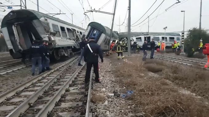 U italského Milána vykolejil vlak. Na místě je několik mrtvých