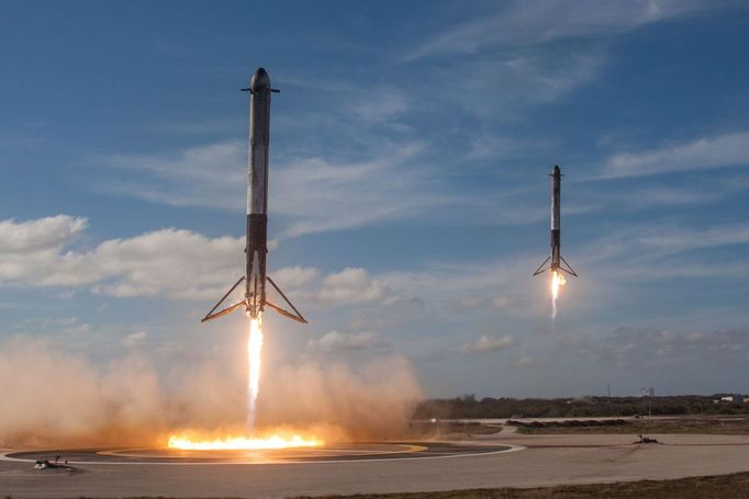 Start rakety Falcon Heavy společnosti SpaceX.