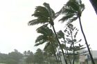 Na australský stát Queensland se žene cyklon Debbie. Tisíce lidí musely být evakuovány
