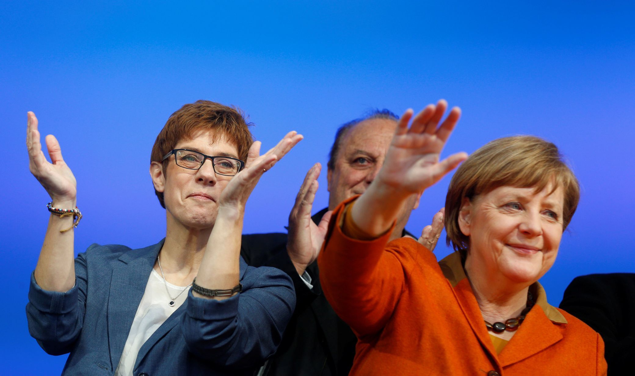 Annegret Krampová-Karrenbauerová a Angela Merkelová.