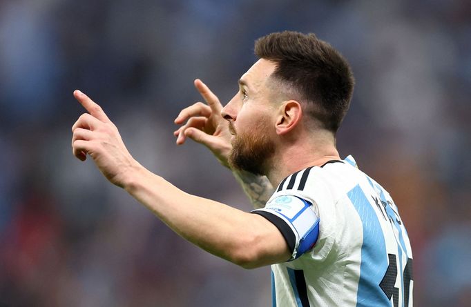 Finále MS ve fotbale 2022, Argentina - Francie: Lionel Messi slaví gól na 1:0.