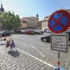 Malostranské náměstí v Praze před a po zrušení parkoviště