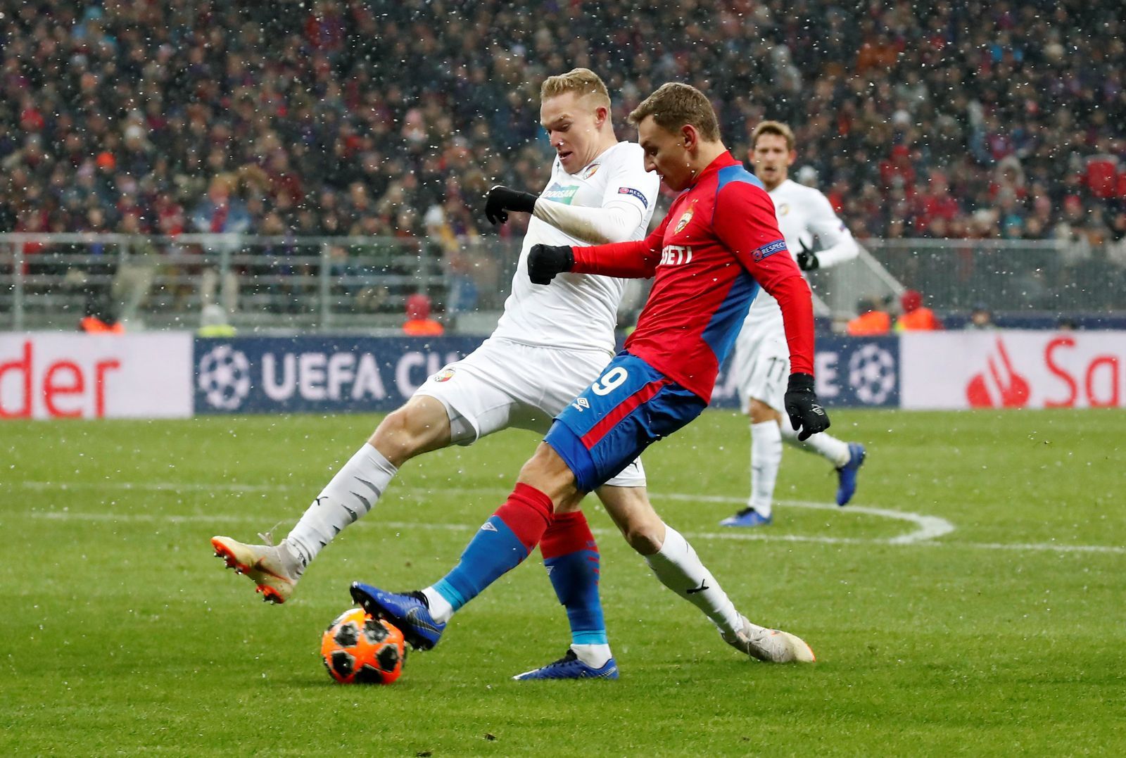 fotbal, Liga mistrů 2018/2019, CSKA Moskva - Viktoria Plzeň, Roman Procházka a Fjodor Čalov