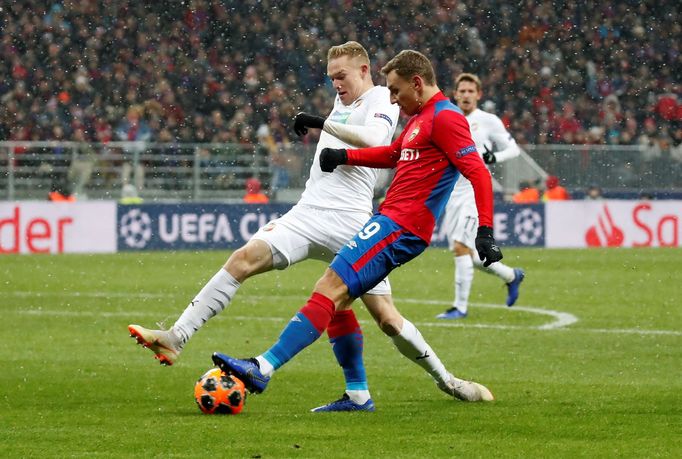 fotbal, Liga mistrů 2018/2019, CSKA Moskva - Viktoria Plzeň, Roman Procházka a Fjodor Čalov