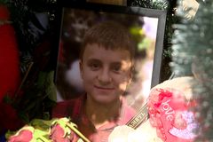 Ruští vojáci jí zabili 13letého syna. Předtím jim zamávali na rozloučenou